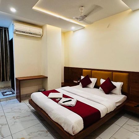 Hotel Prakasham Ujaim Exterior foto