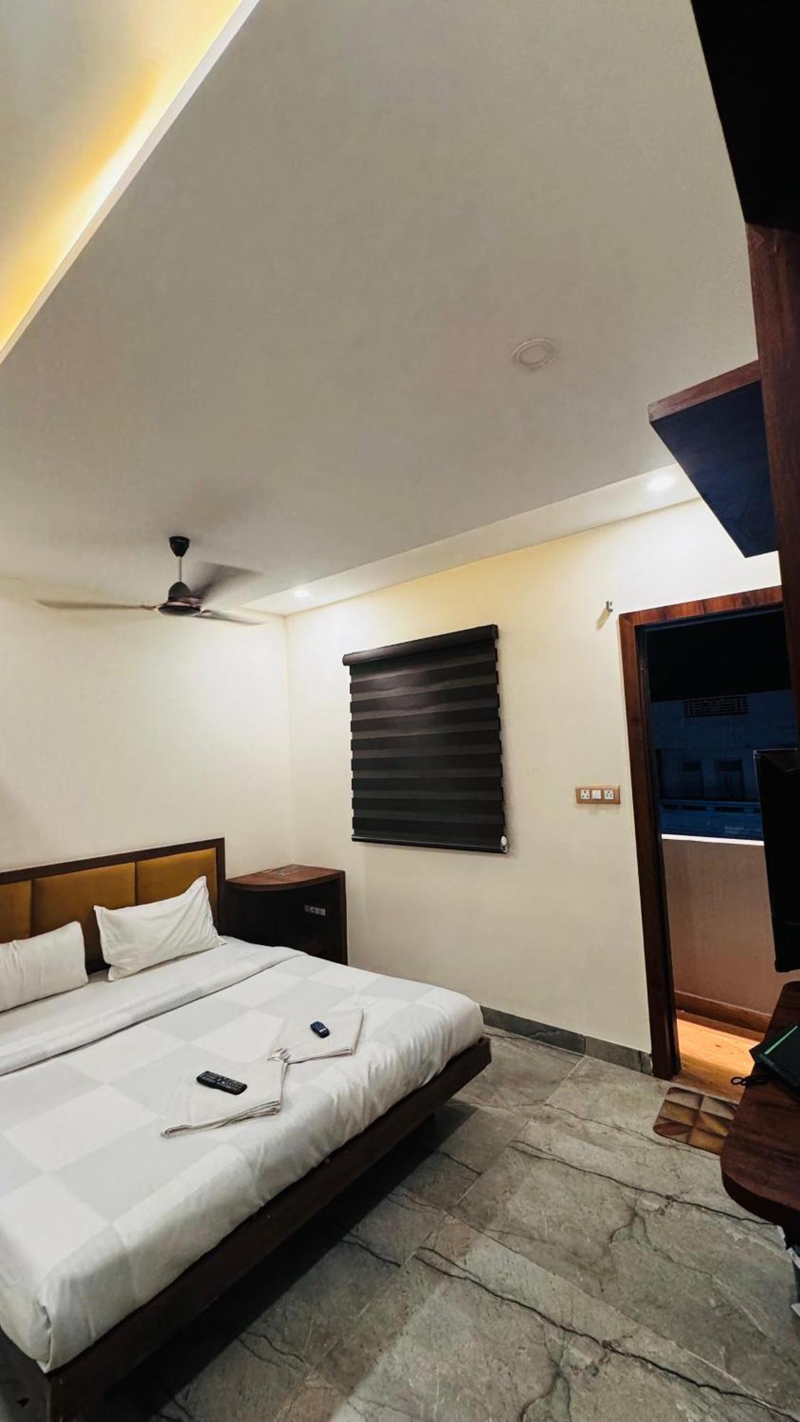 Hotel Prakasham Ujaim Exterior foto