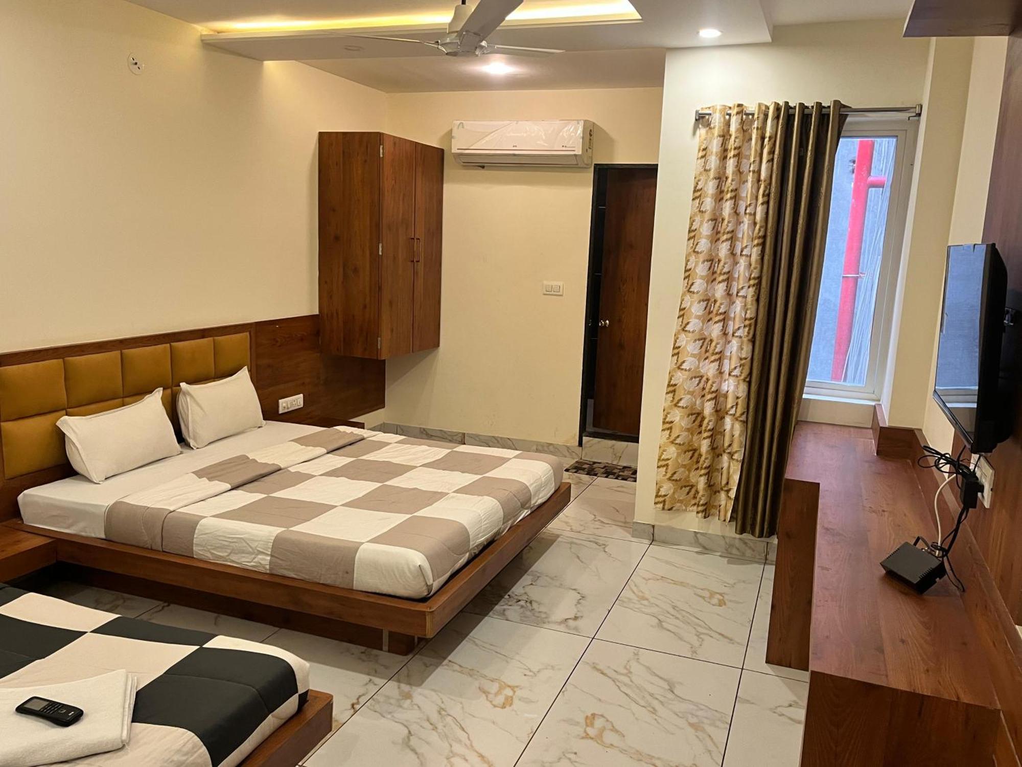 Hotel Prakasham Ujaim Exterior foto