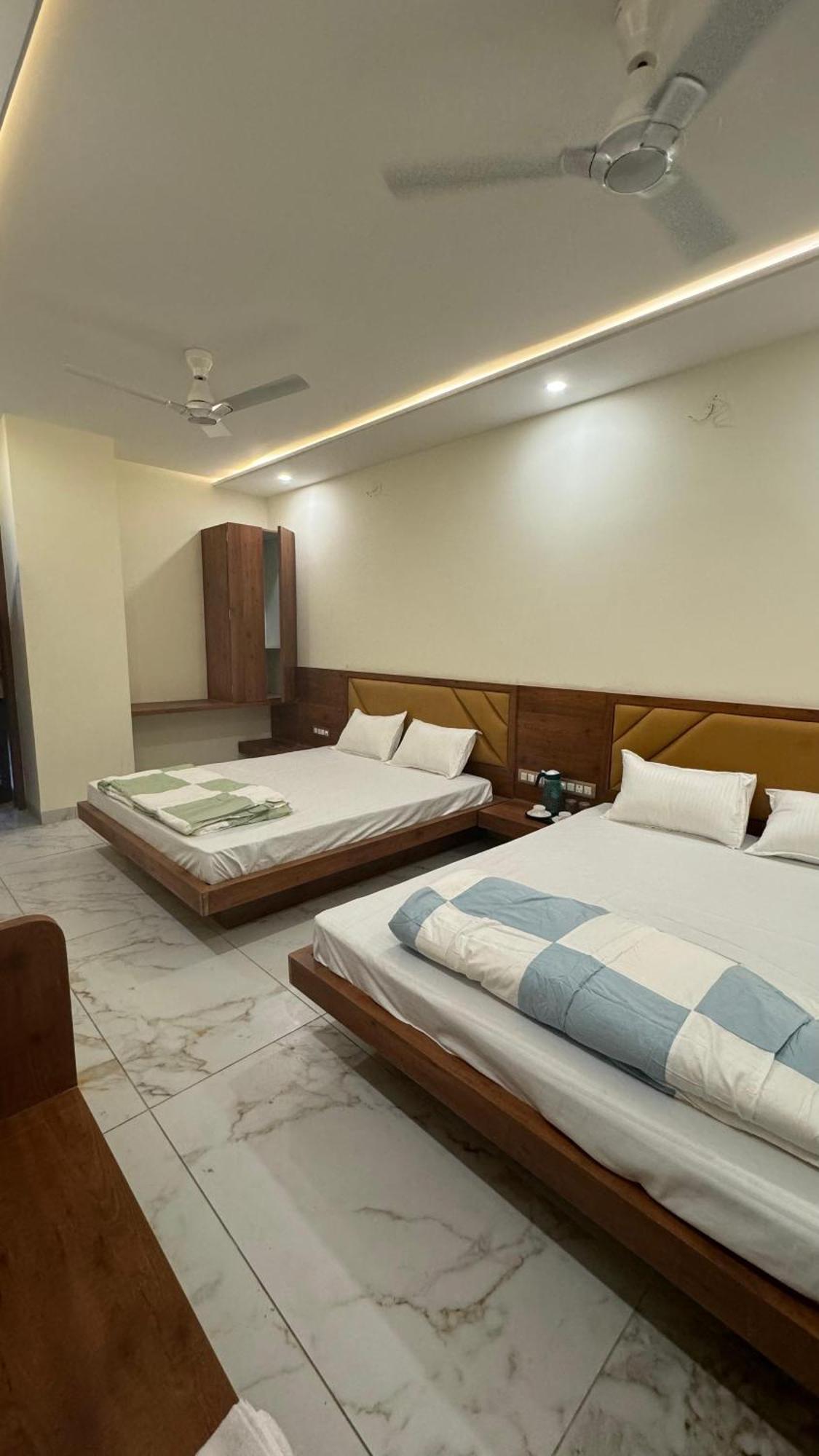 Hotel Prakasham Ujaim Exterior foto
