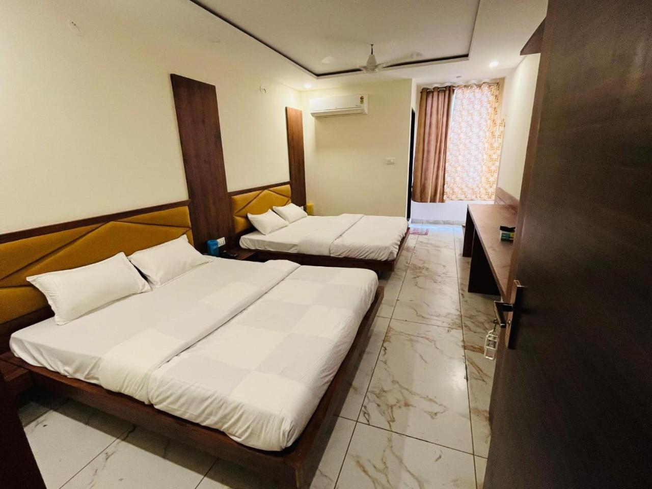 Hotel Prakasham Ujaim Exterior foto